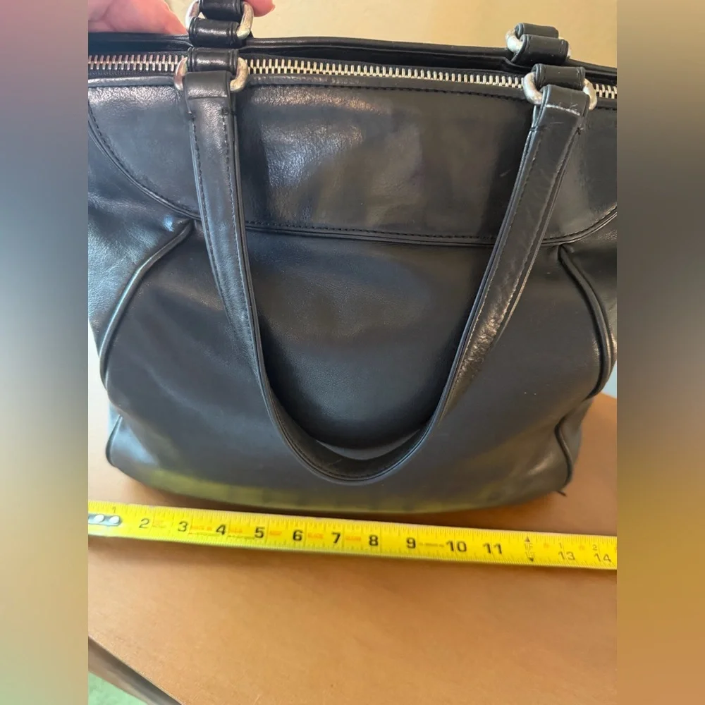 **SALE**Michael Kors Beautiful Vintage Black Leather Tote Bag - Picture 14 of 16